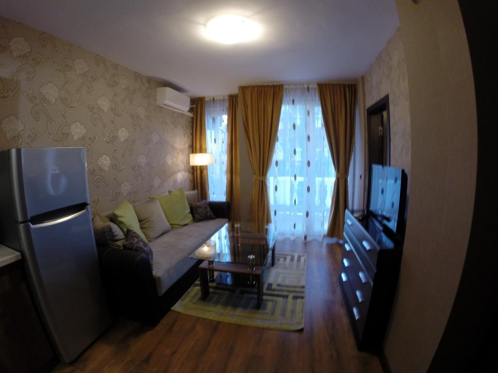 Vip Apartments Dobrevi 프리모르스코 외부 사진